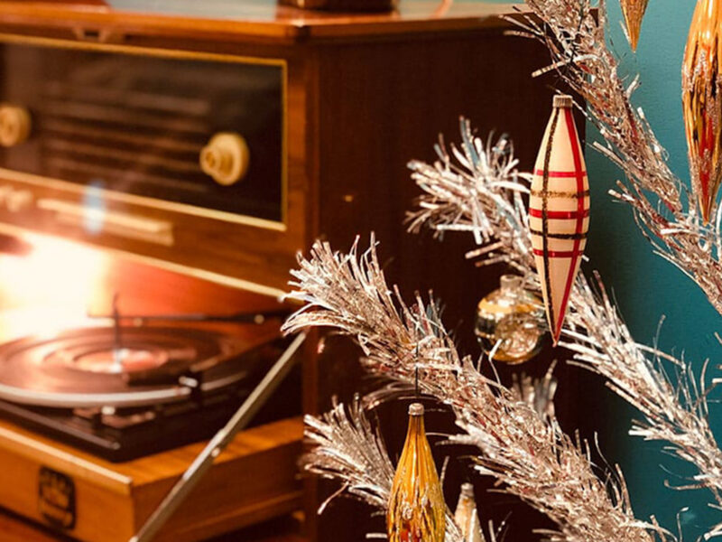 Mid-Century Modern Holiday Decor