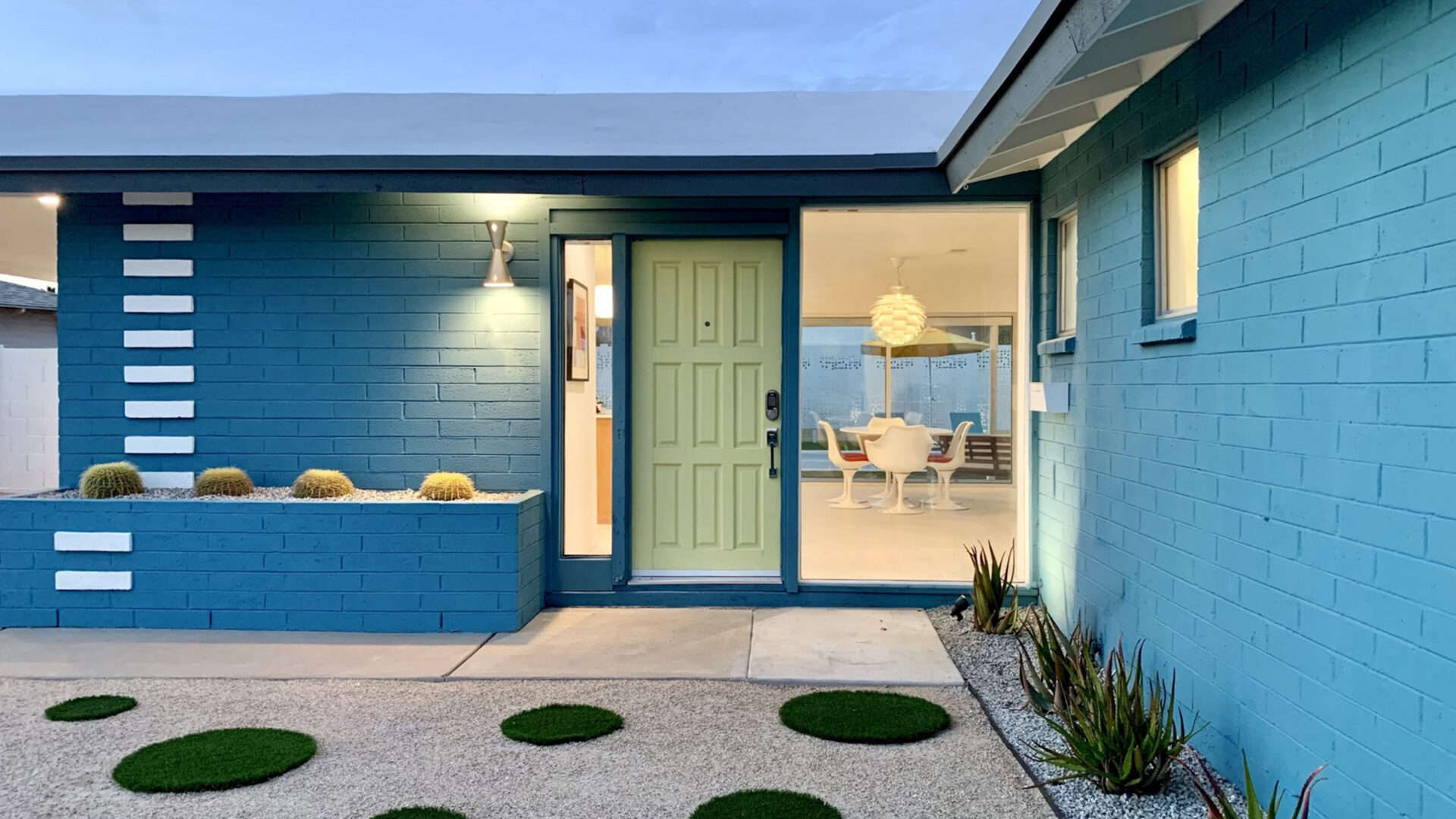 How to Add Mid-Century Modern Style Without Overdoing It