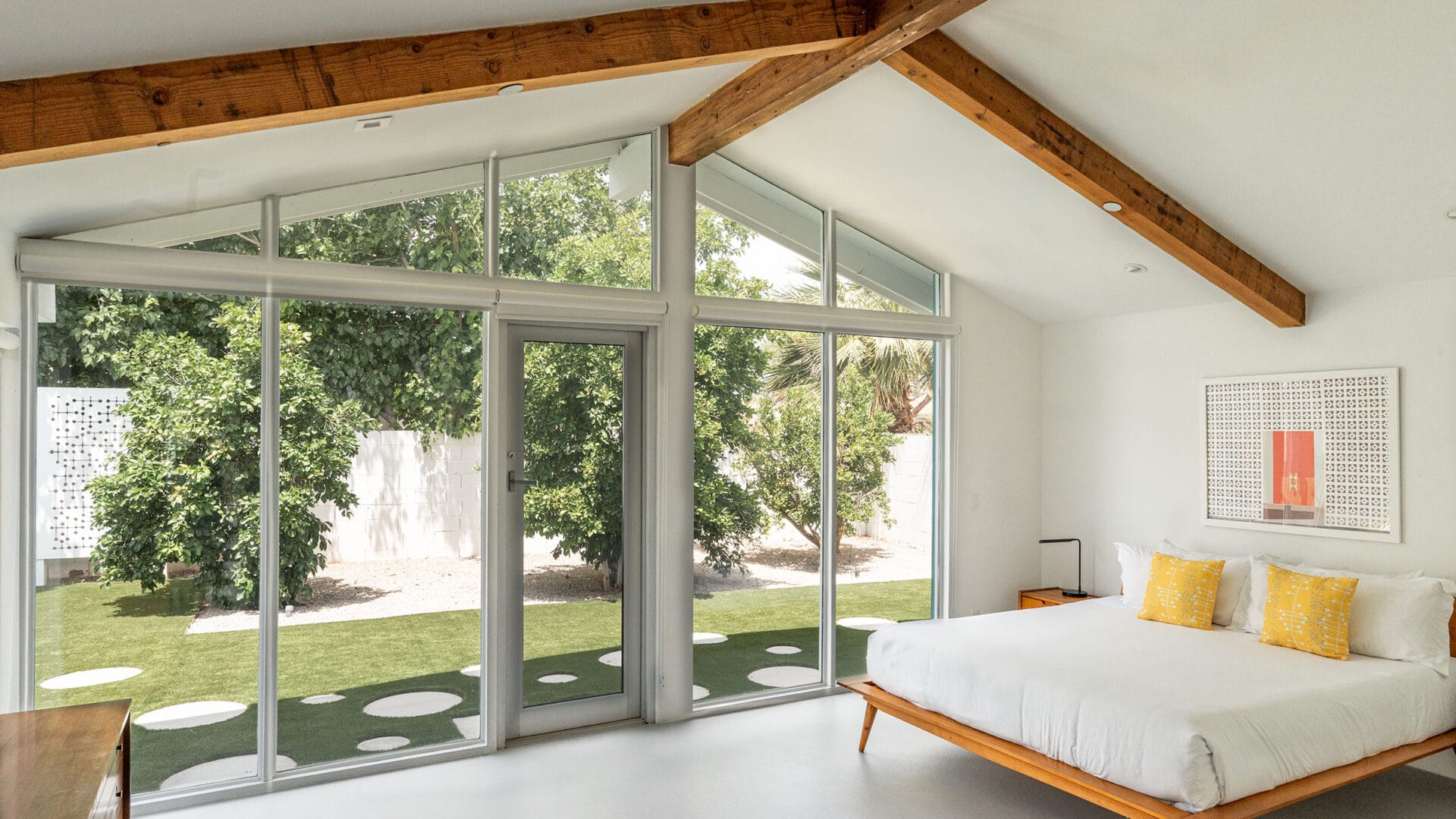 Preparing a Mid-Century Modern Home for Showings