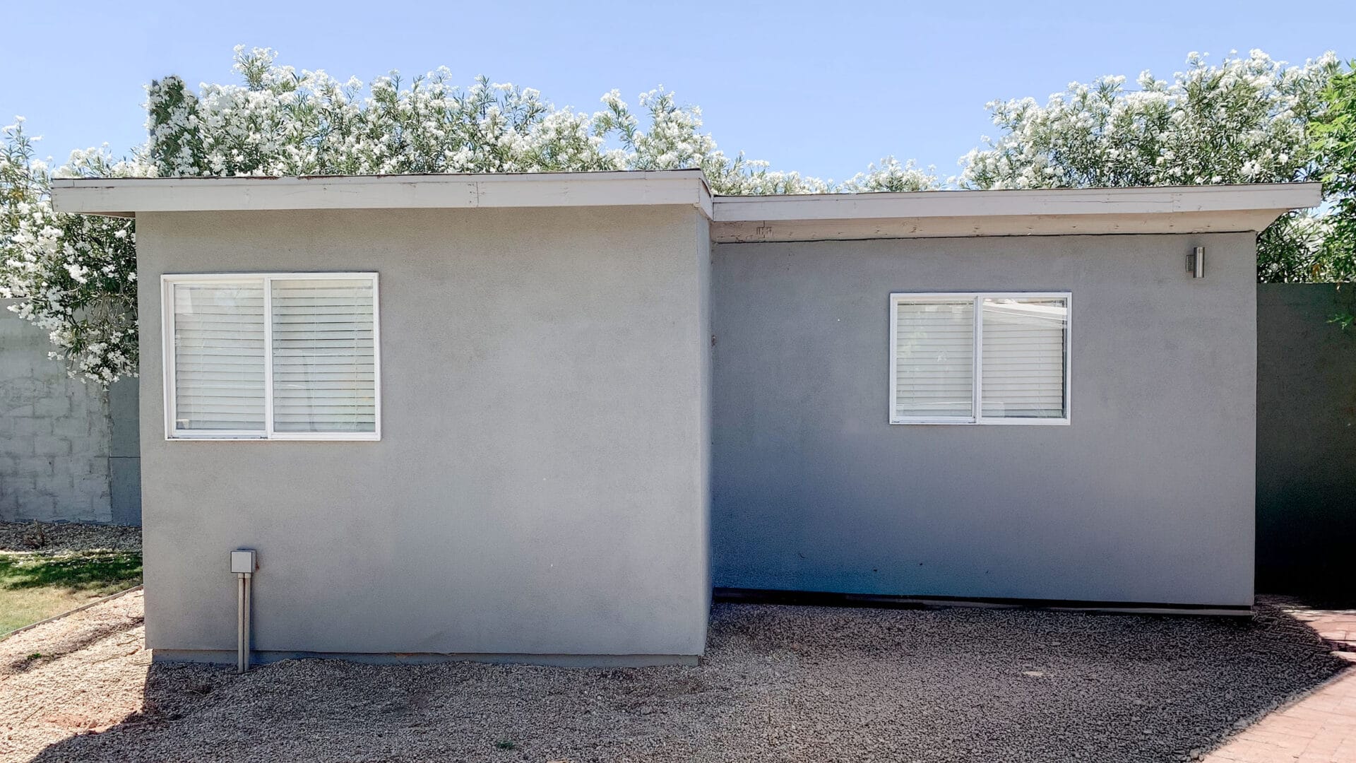Before image of a Haver-inspired guest house in Scottsdale prior to mid-century modern renovation work.
