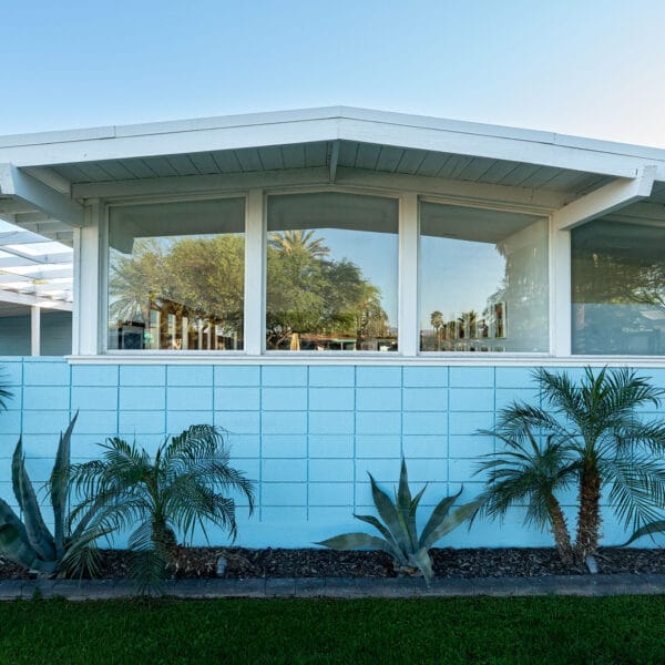 Ralph Haver mid-century modern home in Town and Country Scottsdale with a low horizontal facade and desert modern character.