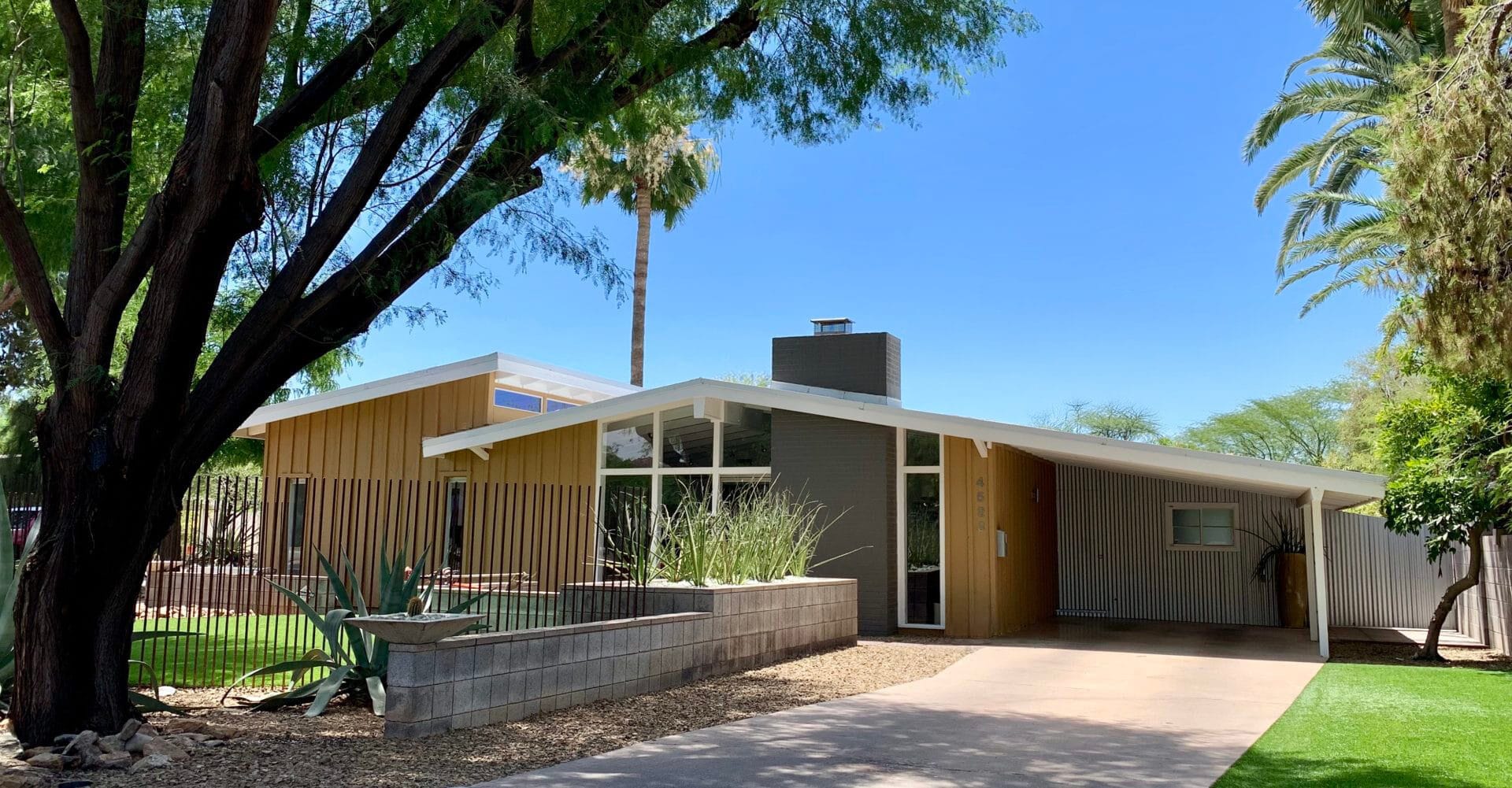 A Guide to Phoenix Mid-Century Modern Neighborhoods