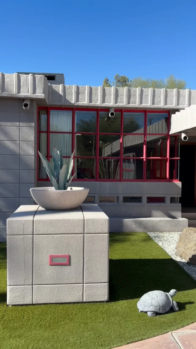 Private buyer showing inside a rare Frank Lloyd Wright residence in Phoenix. 

Late period Wright.
Calm, disciplined and